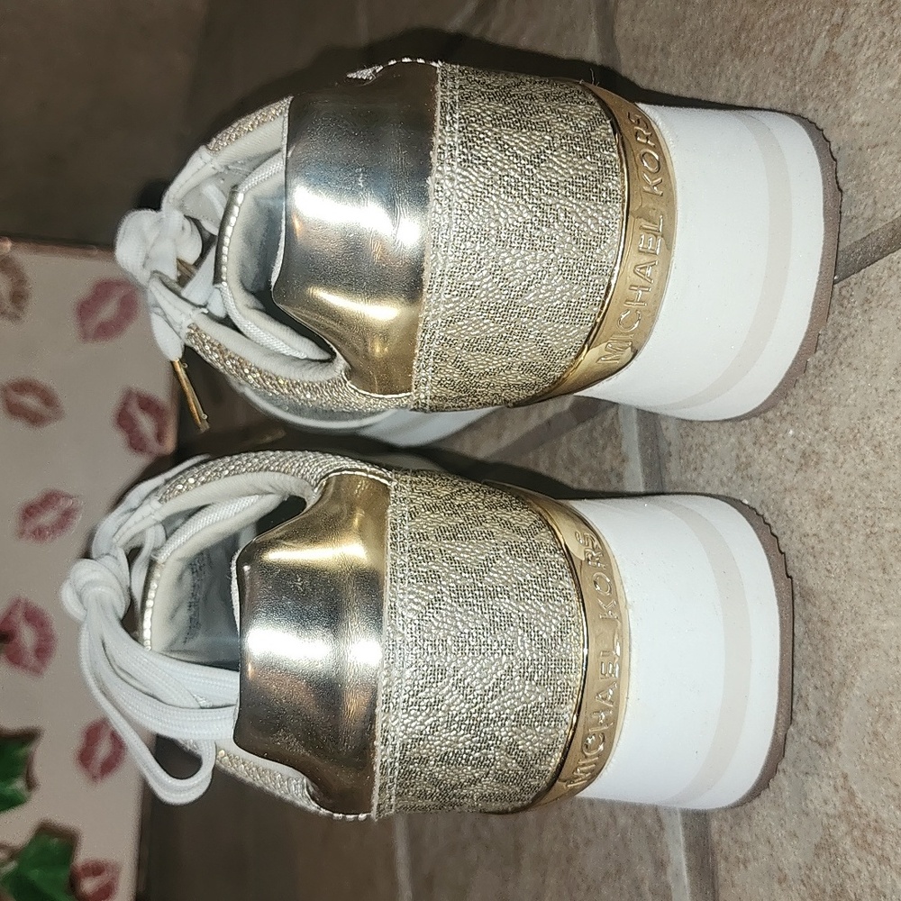 Michael Kors Sneakers - Picture 4 of 6